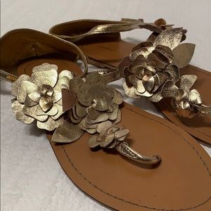 Old Navy metallic gold flower sandals